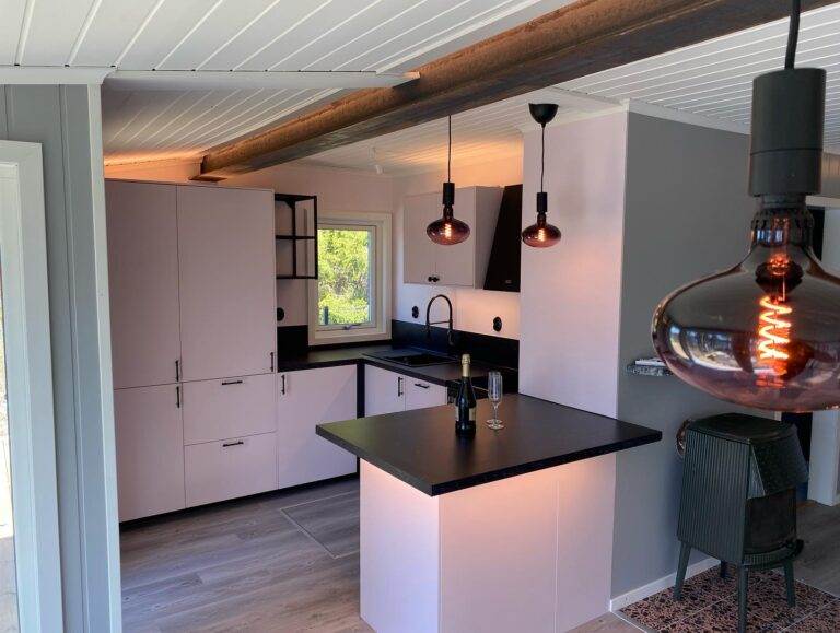 DBF84878-799B-4597-8AEE-568907293EA7